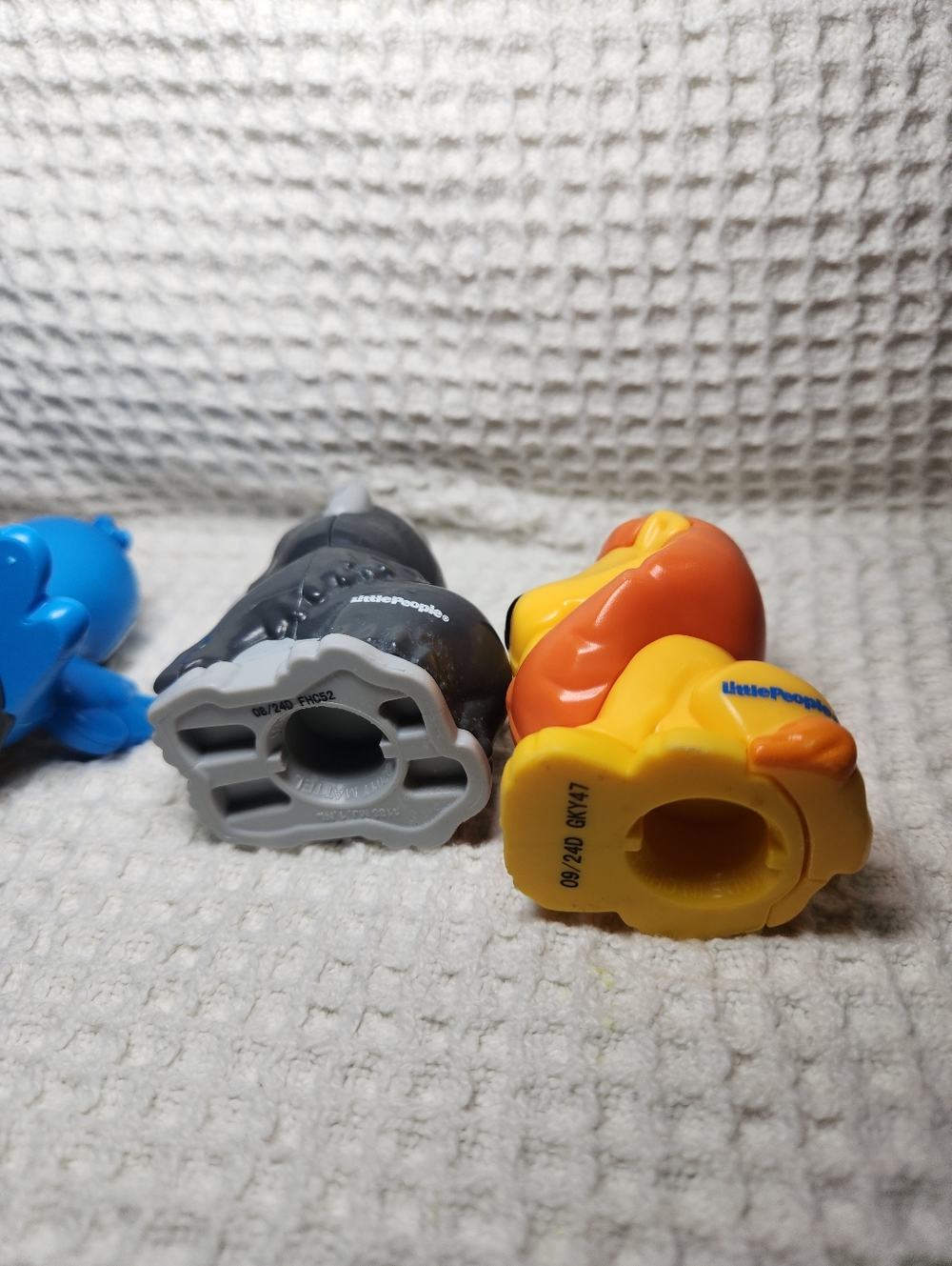 Set of 5 Colorful Animal Little People Zebra, Hippo, Parrot, Gorilla, Lion - Picture 7 of 7